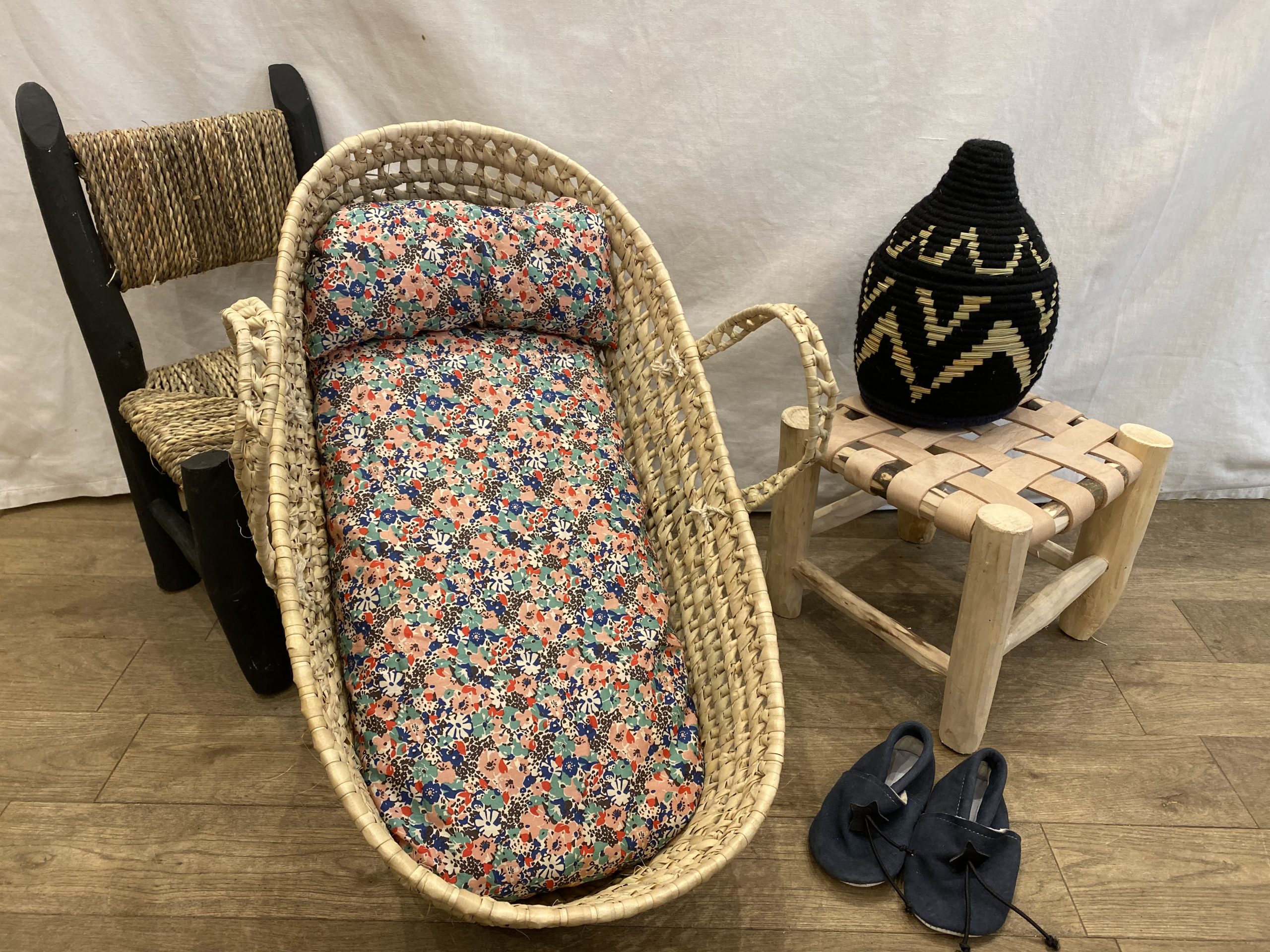 chaise mini minus bois noir et feuille de palmier pour enfants kids doum Maroc couffin osier liberty tabouret beldi authentique cuir Ma Jungle Family