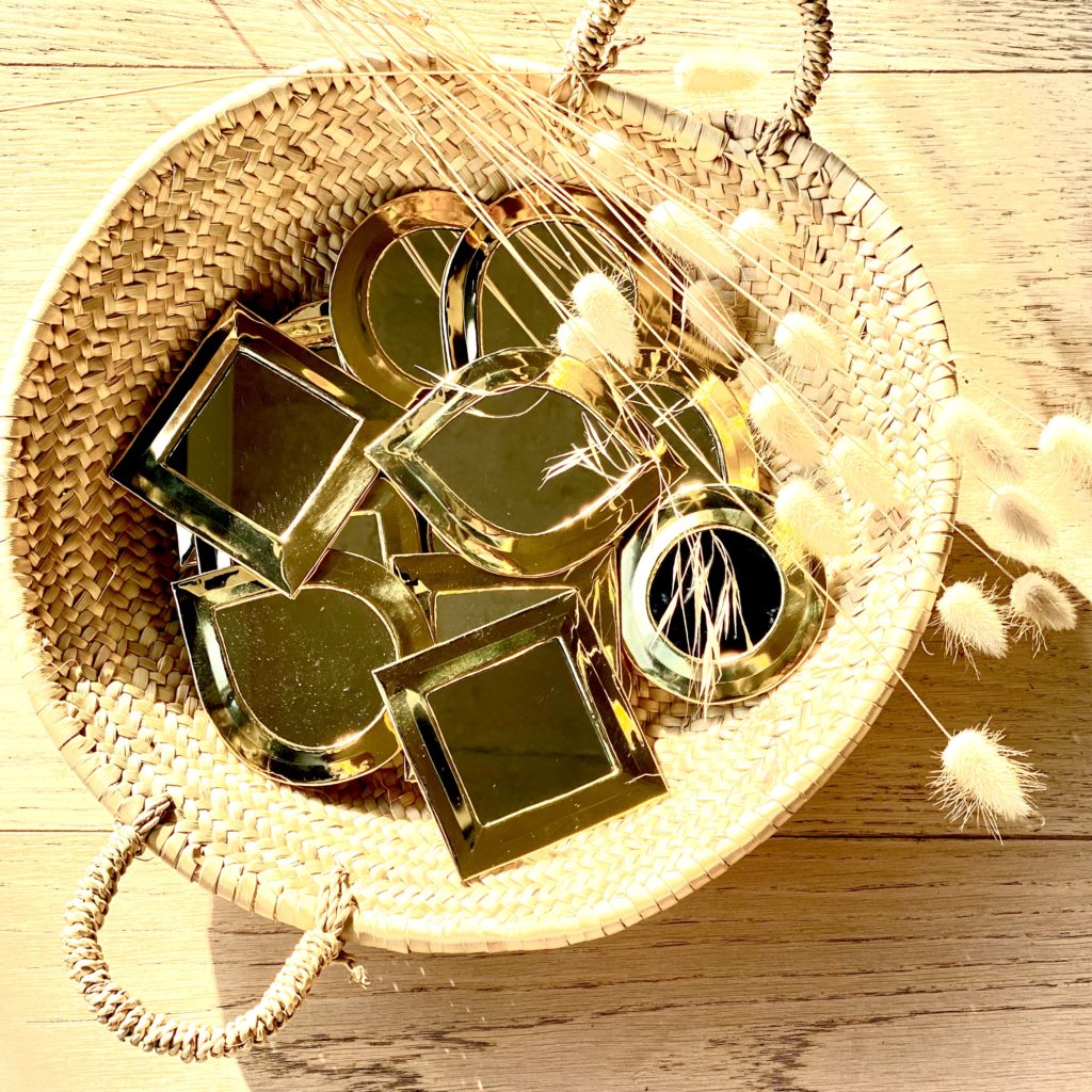 mini miroir en laiton avec bordure large en accumulation fait main au Maroc Ma Jungle Family