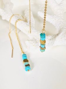 boucles d'oreilles pendantes en plaque or 24 carats cahinnette en perles dorées turquoise d''Egypte hématite Ma Jungle Family