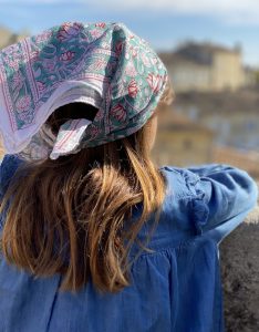 bandana carre foulard en voile de coton imprimé blockprint en Inde a Jaipur indien fleurs turquoise rose indien moutarde crabe cuit black&white Ma Jungle Family