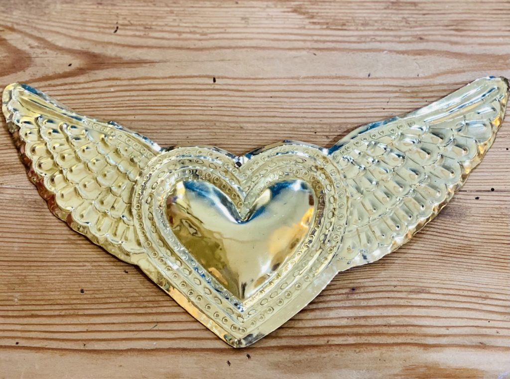 coeur sacré ailes gravé doré laiton exvoto Ma jungle family maroc mexique