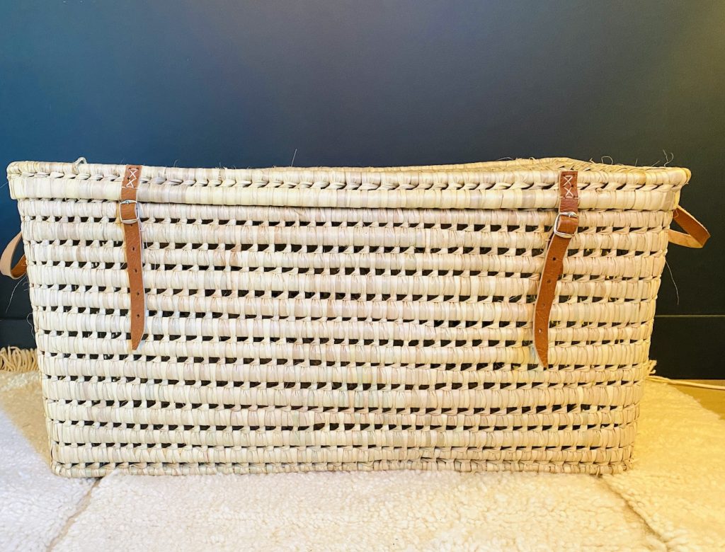 grand coffre rangement XXL attache en cuir et poignees en cuirpaille osier doum en feuille de palmier Maroc Ma jungle Family
