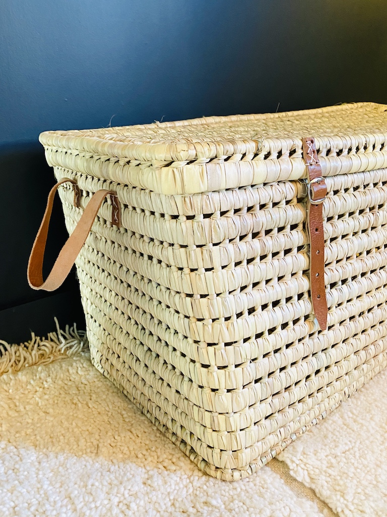 grand coffre rangement XXL attache en cuir et poignees en cuirpaille osier doum en feuille de palmier Maroc Ma jungle Family