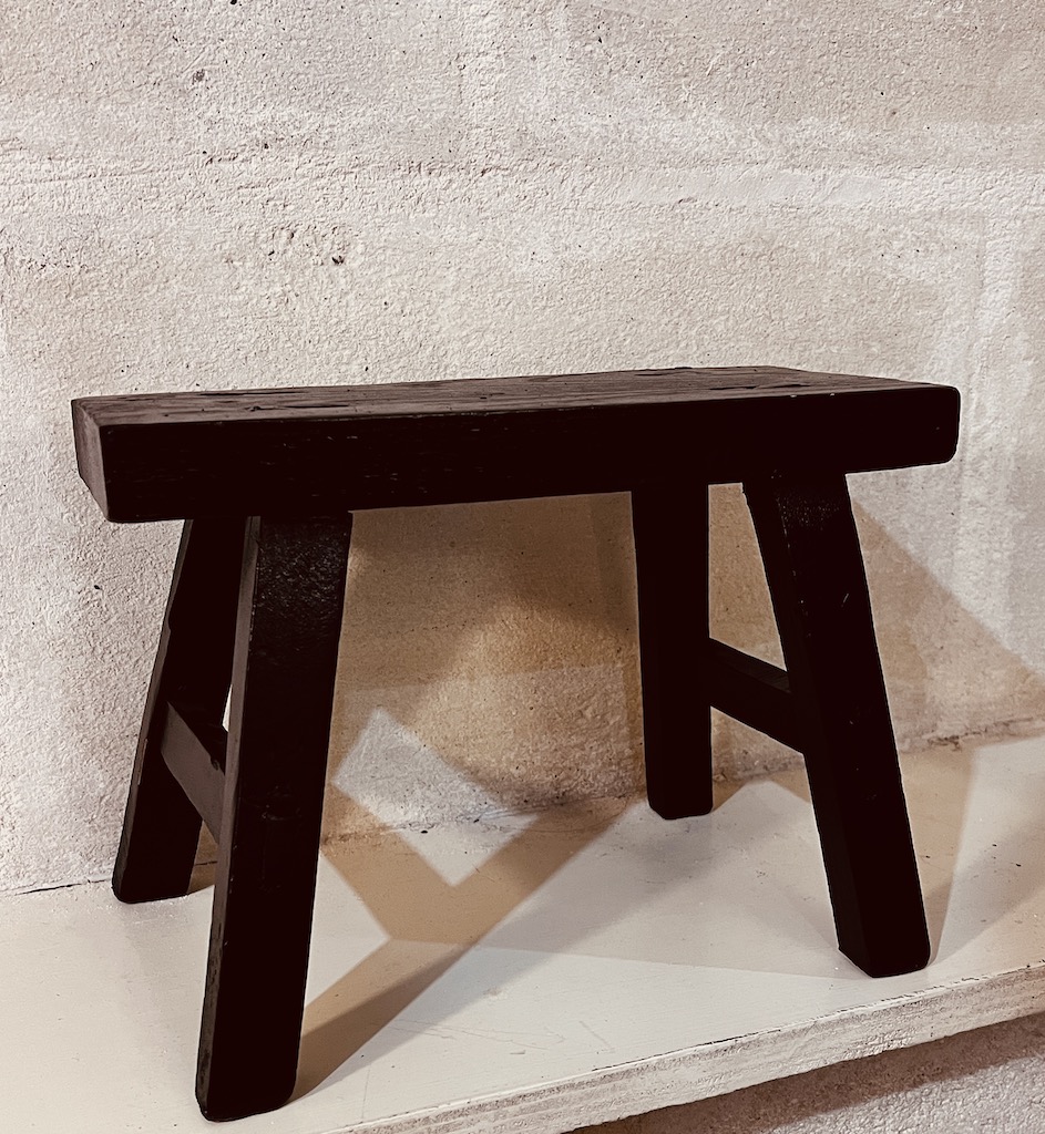 tabouret en orme vintage noire ethnique boheme chic Ma Jungle Family artisanat chine