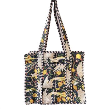 Gand cabas sac molletonne matelasse coton. Indien safran bleu fleuri sac a langer kaki violet Inde blockprint Ma jungle Family sac de plage, valise cabine marine fleurs rouges dahlia, vert Frida Kahlo, corail, motif japonais, léopard rose, rouge, guinguette, vintage, pique nique, nappe à carreaux, bleu marine, tigres orangés rayés. fermeture éclaire