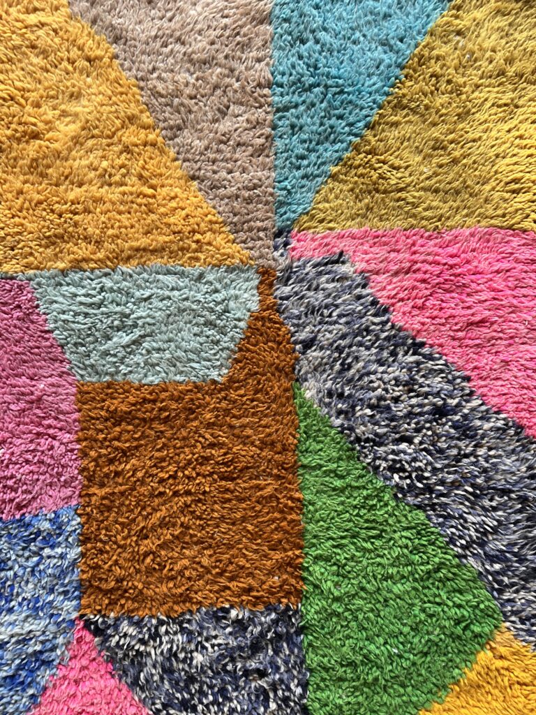 tapis marocain berbère béni ouarain laine naturelle blanc design losange décoration Ma Jungle Family Vert sapin azylal mrirt Coloré multicolore