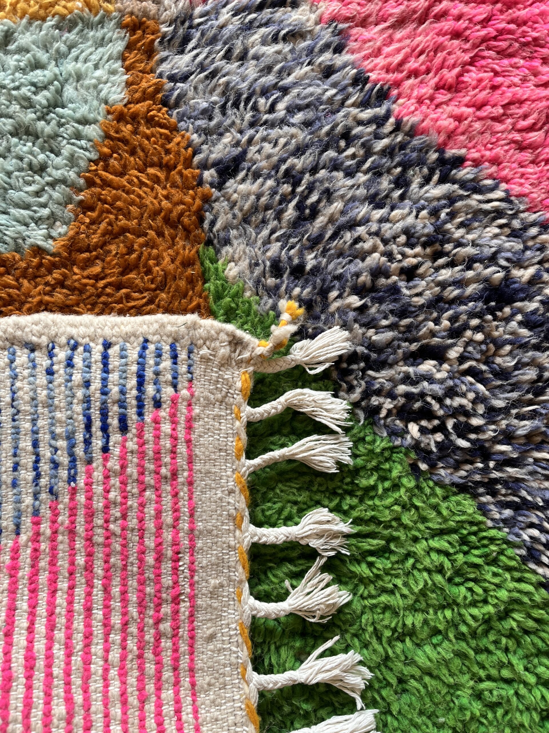 Guide tapis berbères : beni ouarain, kilim, azilal ou boucherouite - // Lifestyle . déco
