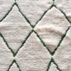 tapis marocain berbère béni ouarain laine naturelle blanc design losange décoration Ma Jungle Family Vert sapin azylal mrirt