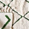tapis marocain berbère béni ouarain laine naturelle blanc design losange décoration Ma Jungle Family Vert sapin azylal mrirt