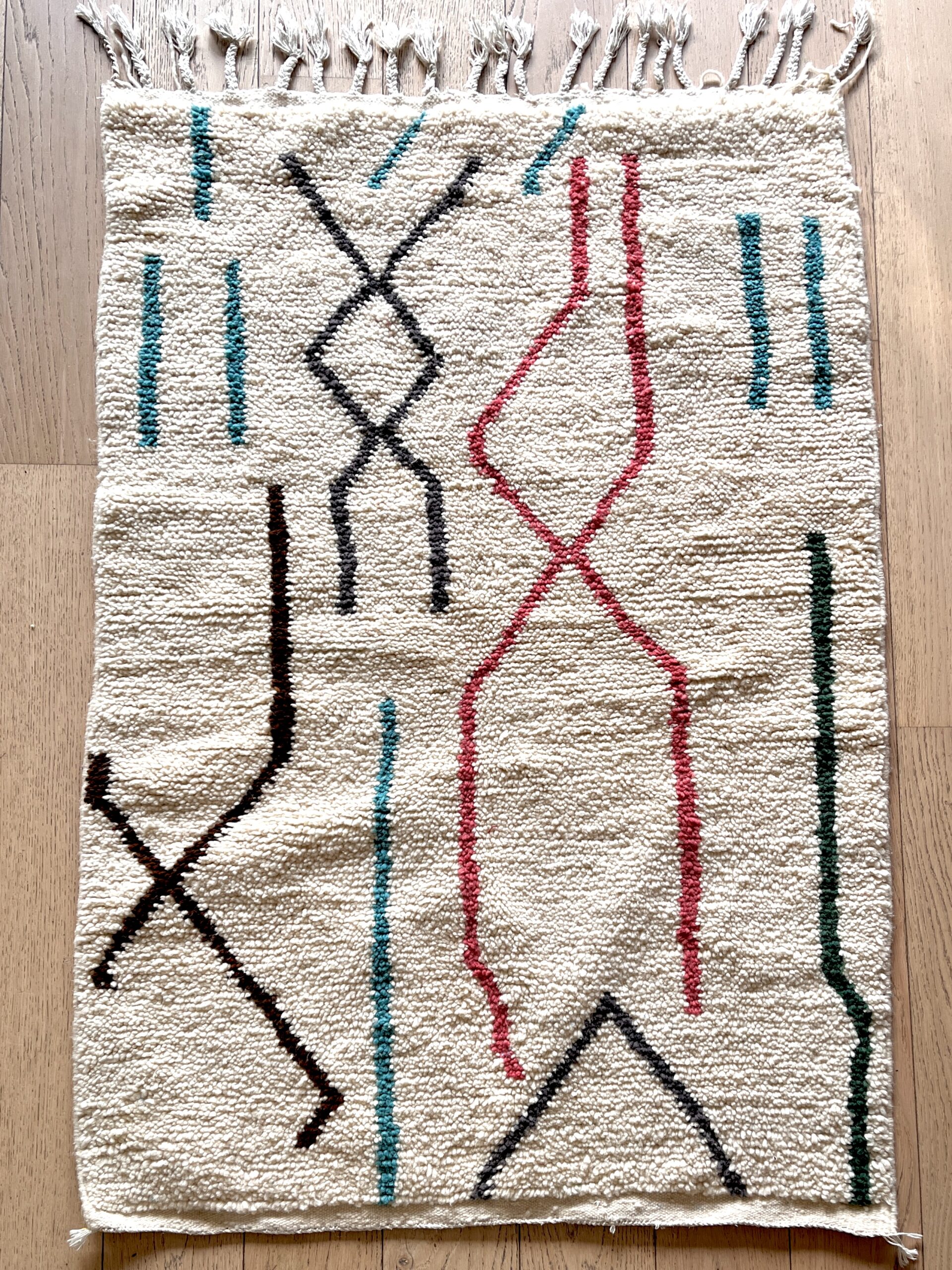 tapis marocain berbère béni ouarain laine naturelle blanc design losange décoration Ma Jungle Family Vert sapin azylal mrirt orange Rose turquoise