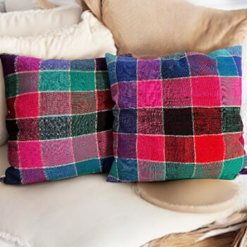 Housse de coussin en tissu haïk colore rose bleu turquoise vert orange, motif écossais, tissu ancien, vintage Ma JUngle FAmily