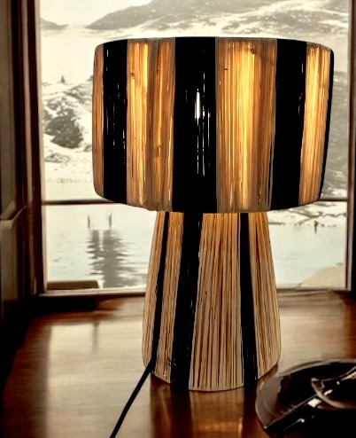 Lampe en raphia STRIPE “artisanat éthique”, “lampe bohème en raphia” et “décoration responsable” Raphia naturel et noire rayures