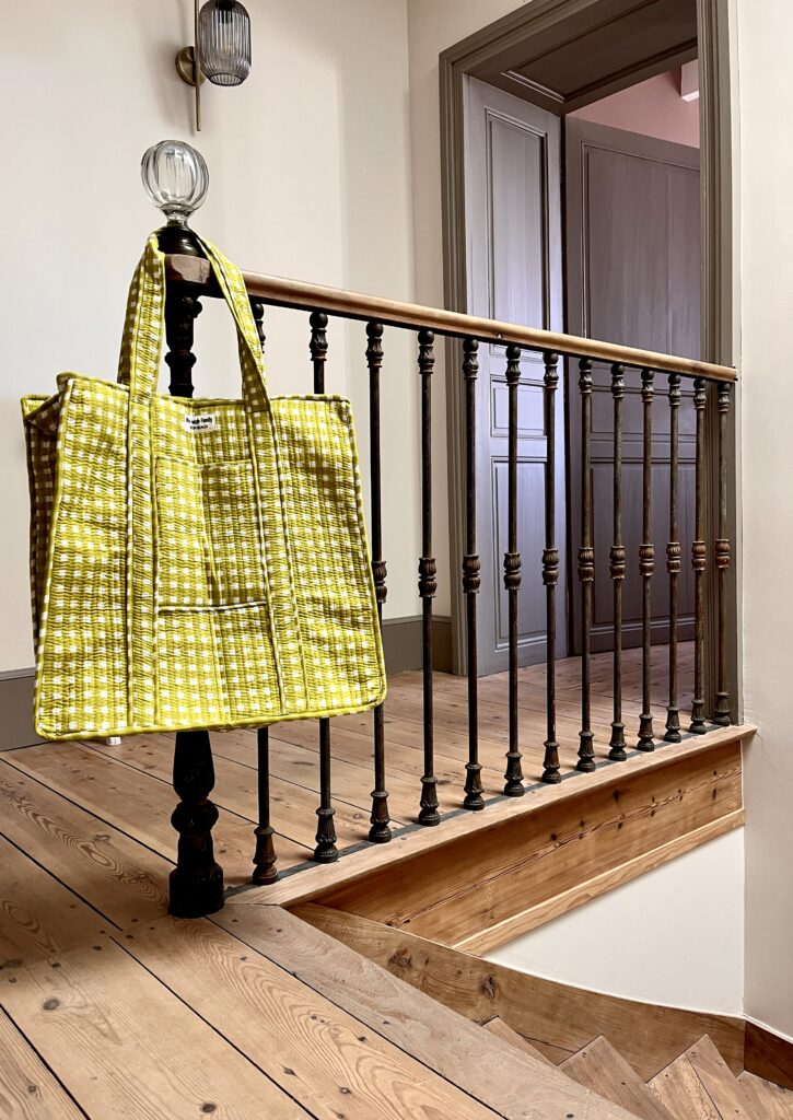 Gand cabas sac molletonne matelasse coton safran bleu fleuri sac a langer kaki violet Inde blockprint Ma jungle Family sac de plage, valise cabine marine fleurs rouges dahlia, vert Frida Kahlo, corail, motif japonais, léopard rose, rouge, guinguette, vintage, pique nique, nappe à carreaux, marine, vert anis