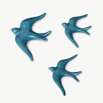 HIRONDELLE EN CERAMIQUE noire ECRU bleu canard, vert d’eau, blanc. A ACCROCHER AU MUR DIFFERENTE TAILLE MA JUNGLE FAMILY CASA ATLANTICA PORTUGAL PORTE-BONHEUR DECORATION MURALE vert Sarah lavoine
