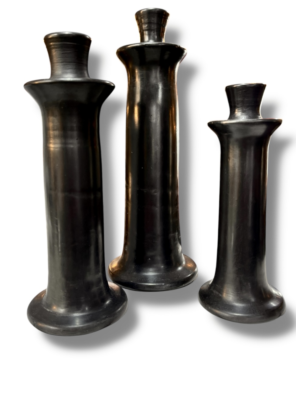 Trio de chandeliers en Tadelakt noir, toucher velours, 3 tailles, deco moderne et contemporain Ma Jungle Family