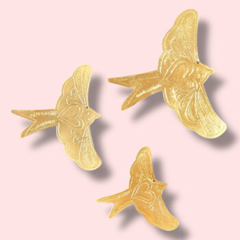 Hirondelle en laiton gravée au Maroc a la main Ma JUngle Family