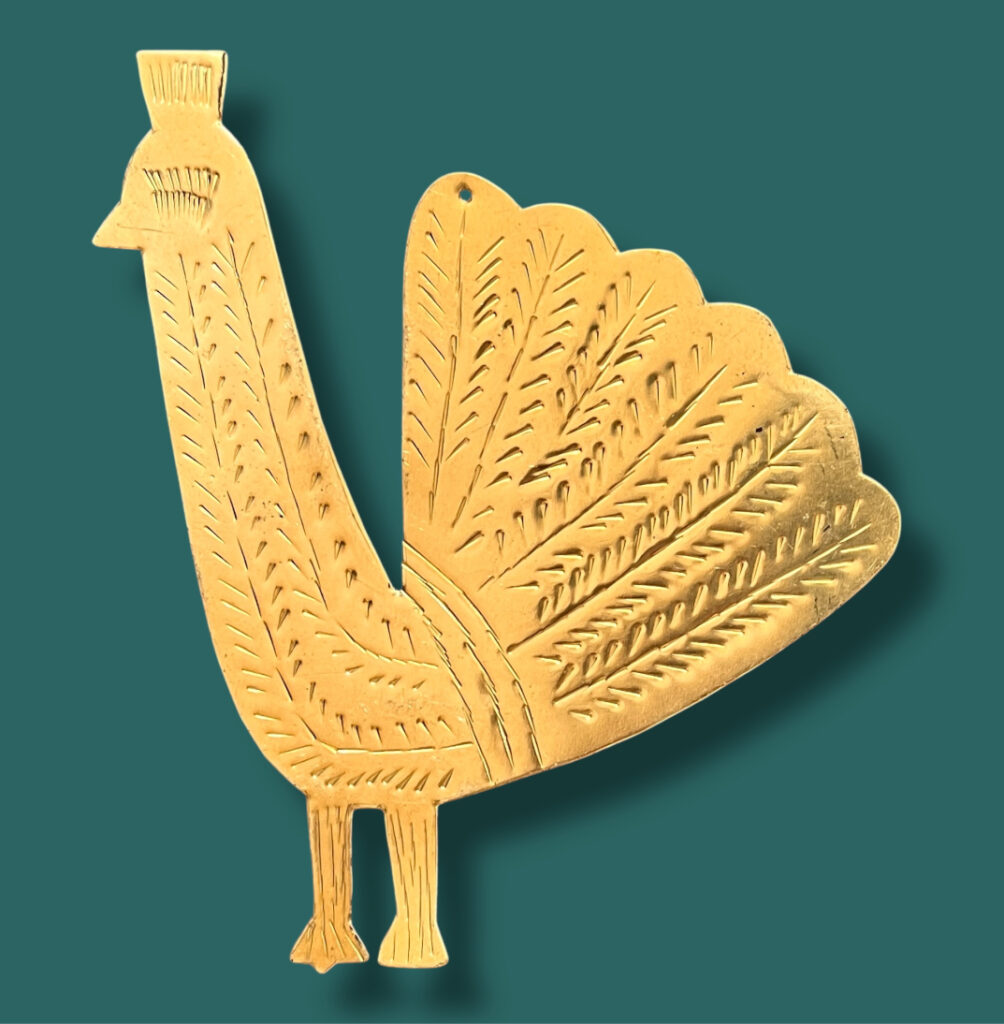 Paon mural en laiton – Gravé à la main au Maroc, pièce artisanale unique 2. Déco murale paon en laiton – Artisanat marocain fait main 3. Paon en laiton fait main – Élégante décoration murale éthique 4. Objet déco mural paon en laiton – Artisanat du Maroc authentique 5. Paon gravé en laiton artisanal – Déco murale bohème chic Ma JUngle Family