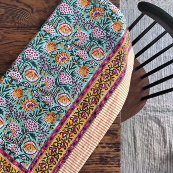 Nappe en coton indien imprimée au blockprint a Jaipur en Inde, fleur tulipes jaune orange vert etourdissant Ma Jungle Family