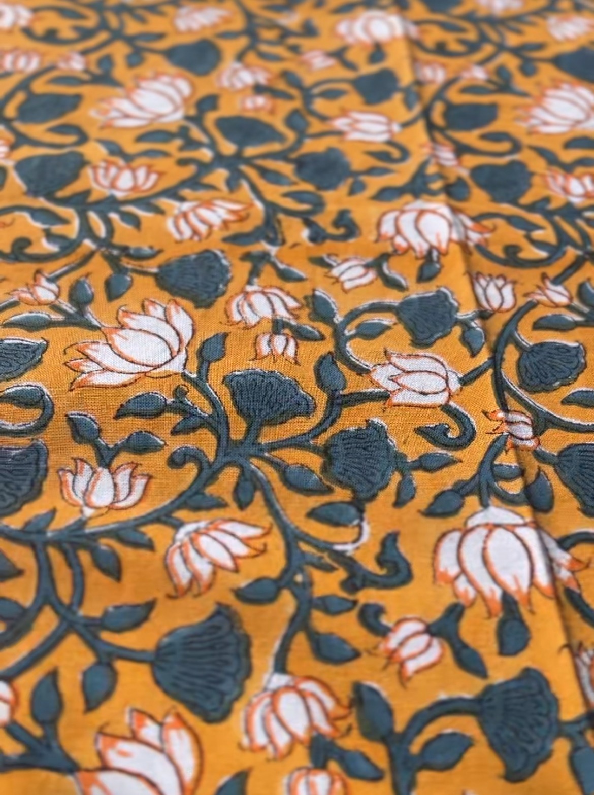 Nappe en coton indien imprimée au blockprint a Jaipur en Inde, fleur coquelicot, saumon, rayures vertes Ma Jungle Family