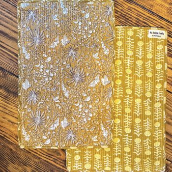 set de table matelassé coton indien fait main a jaipur motif fleuri au blockprint vert émeraude violet fleurs rose fluo Ma Jungle Family Bleu nuit fleur de dahlia rouge, safran