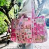 Détails patchwork blockprint sur sac en coton – fabrication artisanale 4. Grand sac week-end bohème en coton – motifs indiens blockprint 5. Sac multi-usages patchwork – voyage, sport, sac à langer 6. Sac patchwork artisanal fabriqué en Inde – blockprint traditionnel Ma Jungle Family Détails patchwork blockprint sur sac en coton – fabrication artisanale 4. Grand sac week-end bohème en coton – motifs indiens blockprint 5. Sac multi-usages patchwork – voyage, sport, sac à langer 6. Sac patchwork artisanal fabriqué en Inde – blockprint traditionnel Ma Jungle Family