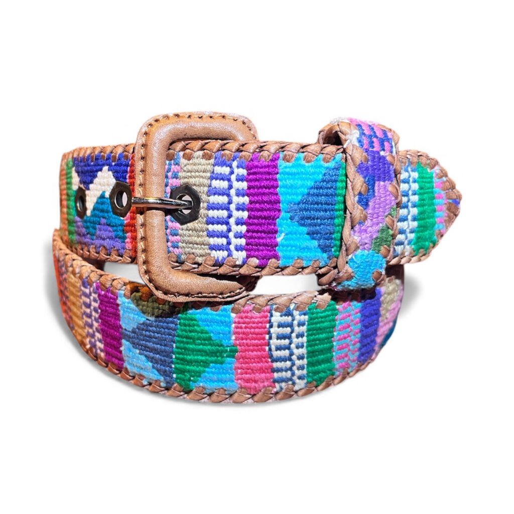 Ceinture brodée ethnique, coton tisse a la main, Guatemala, cuir véritable tresse. Là mansa, latch, Ma Jungle Family, l’île bleue, bordeaux, très colorée