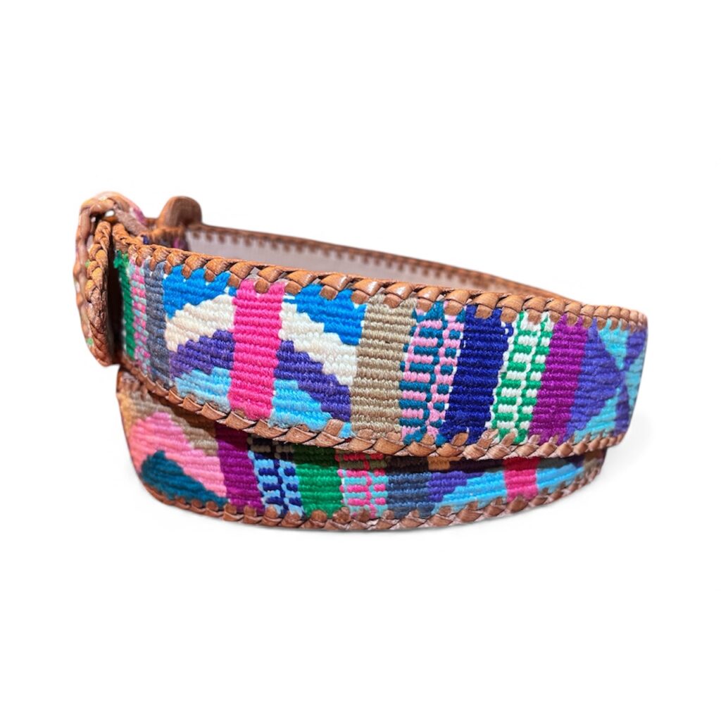 Ceinture brodée ethnique, coton tisse a la main, Guatemala, cuir véritable tresse. Là mansa, latch, Ma Jungle Family, l’île bleue, bordeaux, très colorée