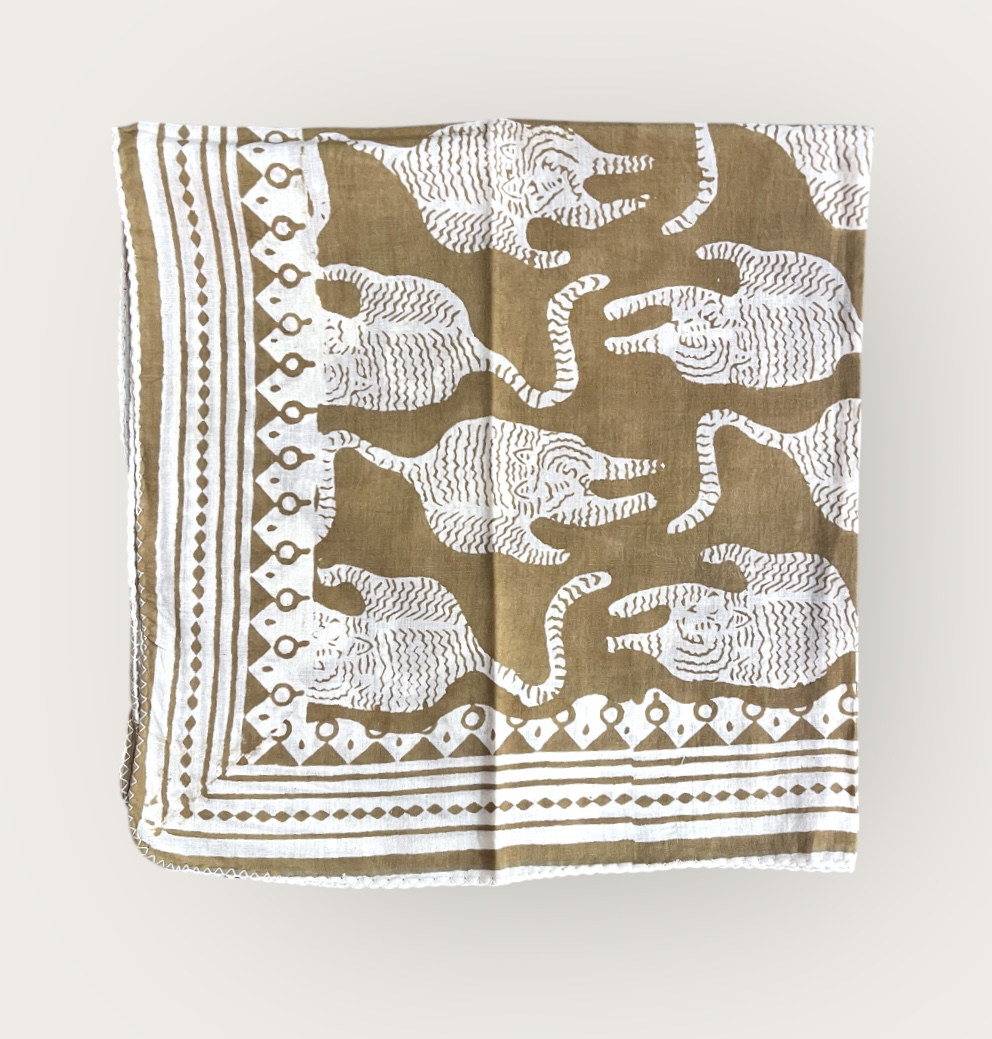 Foulard en voile coton indien imprimés au blockprint en Inde, bleu, moutarde, rouge, bordeaux, vert, rose, fleuris, damiers, tigres, violet, léopard, bellemme collection, au bonheur du jour, Jamini, kirane, Ma Jungle Family