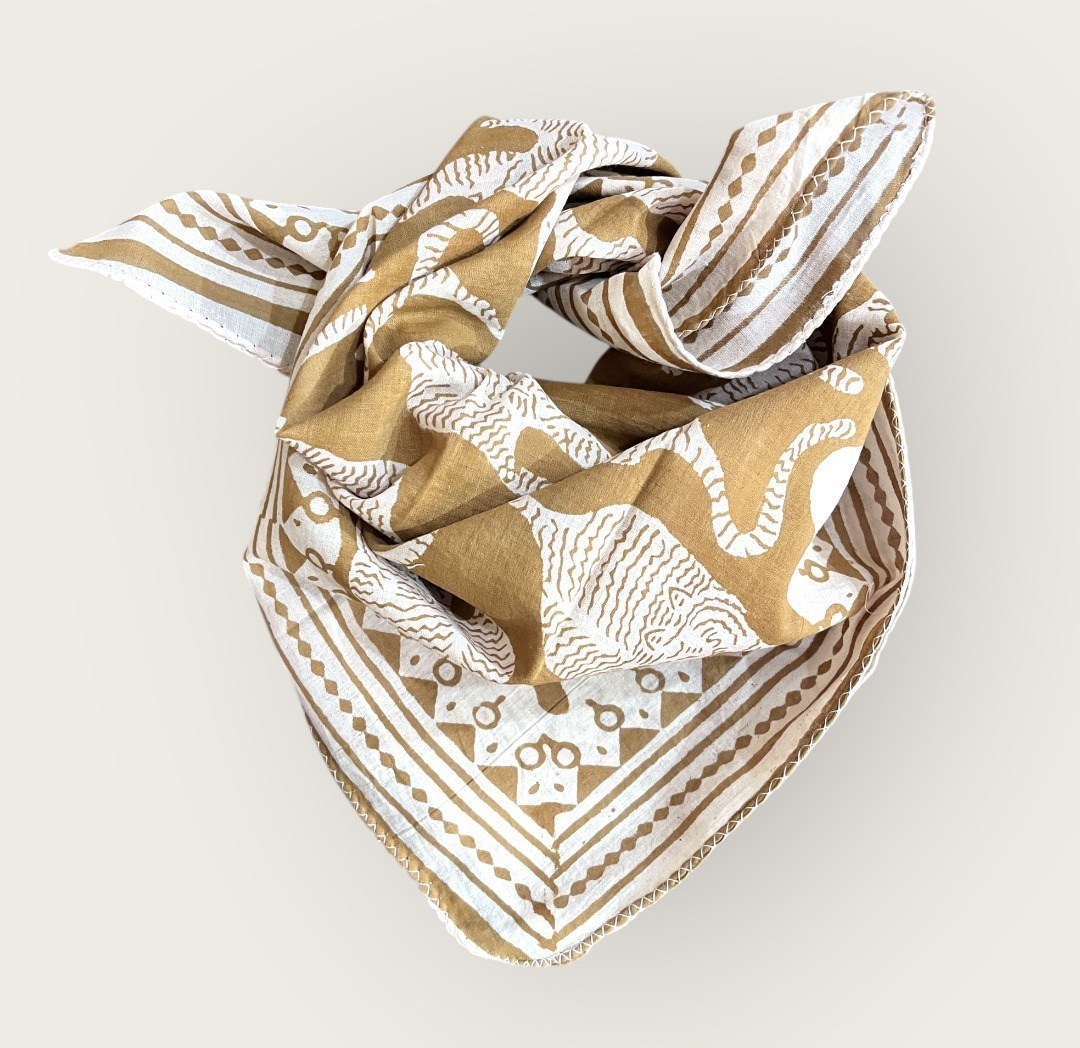 Foulard en voile coton indien imprimés au blockprint en Inde, bleu, moutarde, rouge, bordeaux, vert, rose, fleuris, damiers, tigres, violet, léopard, bellemme collection, au bonheur du jour, Jamini, kirane, Ma Jungle Family