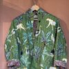Veste matelassée, Coton indien, Fait main, Surpiqure artisanale, Confort, Chaleur, Vêtements ethniques, Mode durable, Vêtements faits à la main, Ma Jungle Family, kaki jungle rose poudrée, tigre, palmier, papillon doublure damier bleu tigres