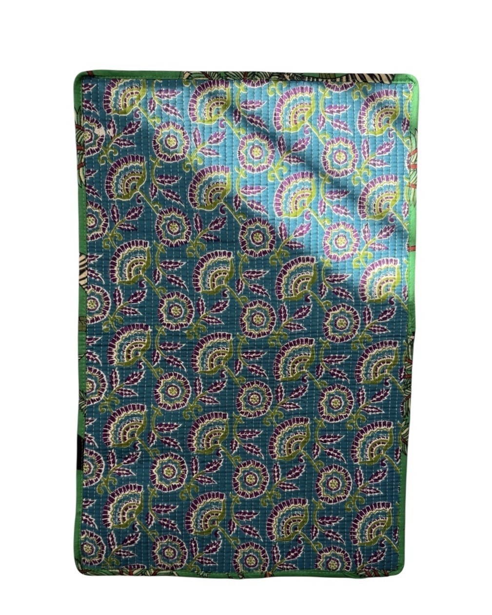 set de table matelassé coton indien fait main a jaipur motif fleuri au blockprint vert émeraude violet fleurs rose fluo Ma Jungle Family Bleu nuit fleur de dahlia rouge,