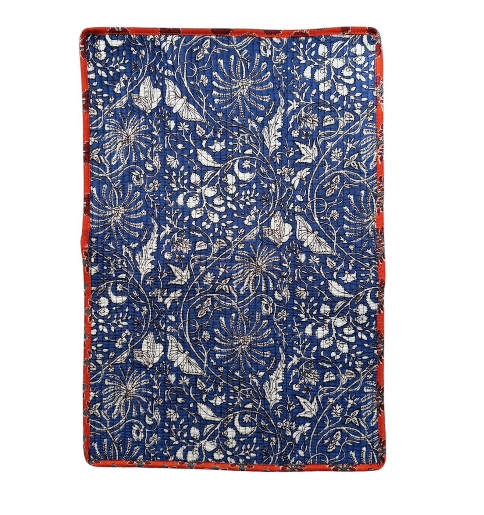 set de table matelassé coton indien fait main a jaipur motif fleuri au blockprint vert émeraude violet fleurs rose fluo Ma Jungle Family Bleu nuit fleur de dahlia rouge, noir a fleurs papillons, butterfly. Reversible