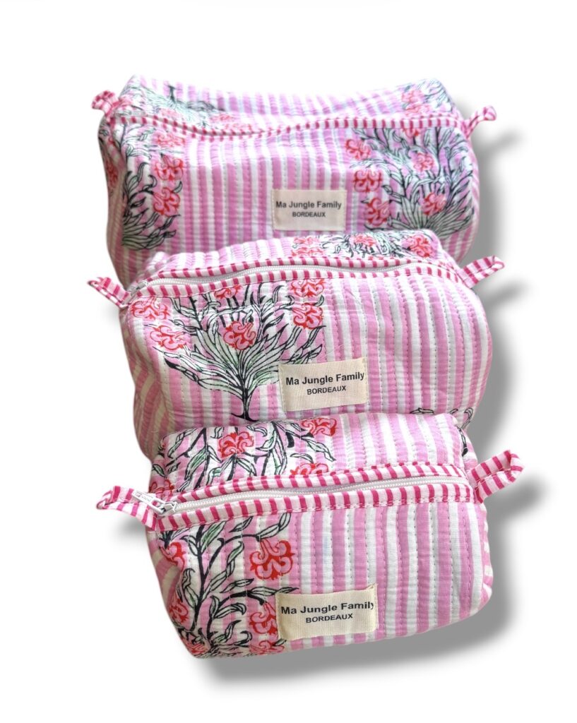 Trousse de toilette en coton matelasse indien imprime au blockprint, couleur a rayures roses