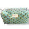 Trousse de toilette en coton matelasse indien imprime au blockprint, couleur menthe vert céladon avec des fleurs jaunes