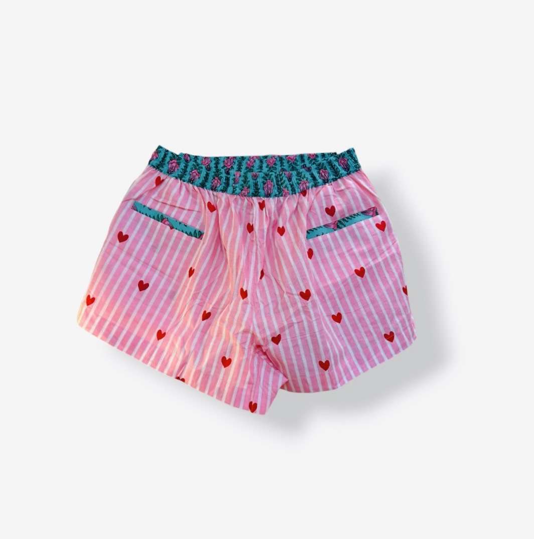 Short boheme raye rose à cœurs rouges love