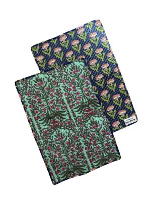 set de table matelassé coton indien fait main a jaipur motif fleuri au blockprint vert émeraude violet fleurs rose fluo Ma Jungle Family Bleu nuit fleur de dahlia rouge, noir a fleurs papillons, butterfly. Reversible, turquoise bleu marine a fleur roses