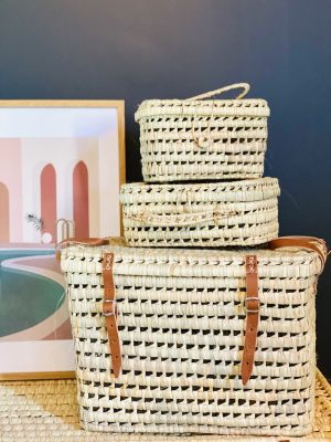 grand coffre rangement attache en cuir et poignees en cuirpaille osier doum en feuille de palmier Maroc Ma jungle Family