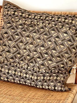 coussin en raphia Kuba shoowa Afrique zaïre Congo géométriques motif fait main handmade shoowa Ma jUngle Family