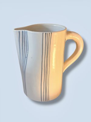 Carafe vase pichet beldi en ceramique bleu canard blanche fabriqué à la main au maroc gravure Ma Jungle Family chabichic carafe pichet Rayures marine Essaouira, bleue ciel