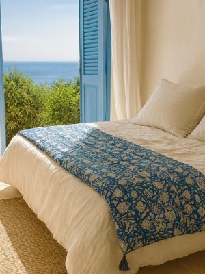 courtepointe edredon sofa cover, bout de lit, safran jaune moutarde, coton indien fleuri tres doux soyuex imprimé au blockprint en inde a jaipur Ma jungle family